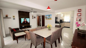 1047 - Apartamento de Três Quartos em Condomínio Fechado na Praia de Bombinhas